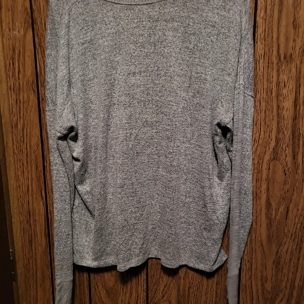 Abercrombie and Fitch long sleeve top - Picture 3 of 4